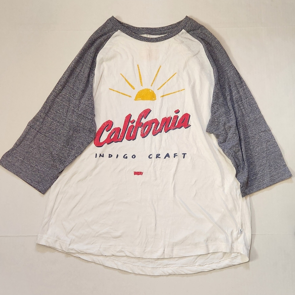 Levi's Cream and Gold Tee
